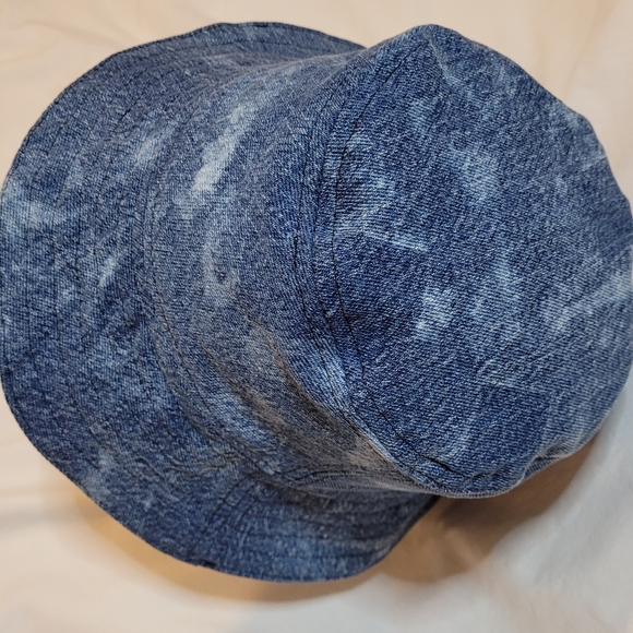 Bucket hat - Picture 4 of 5